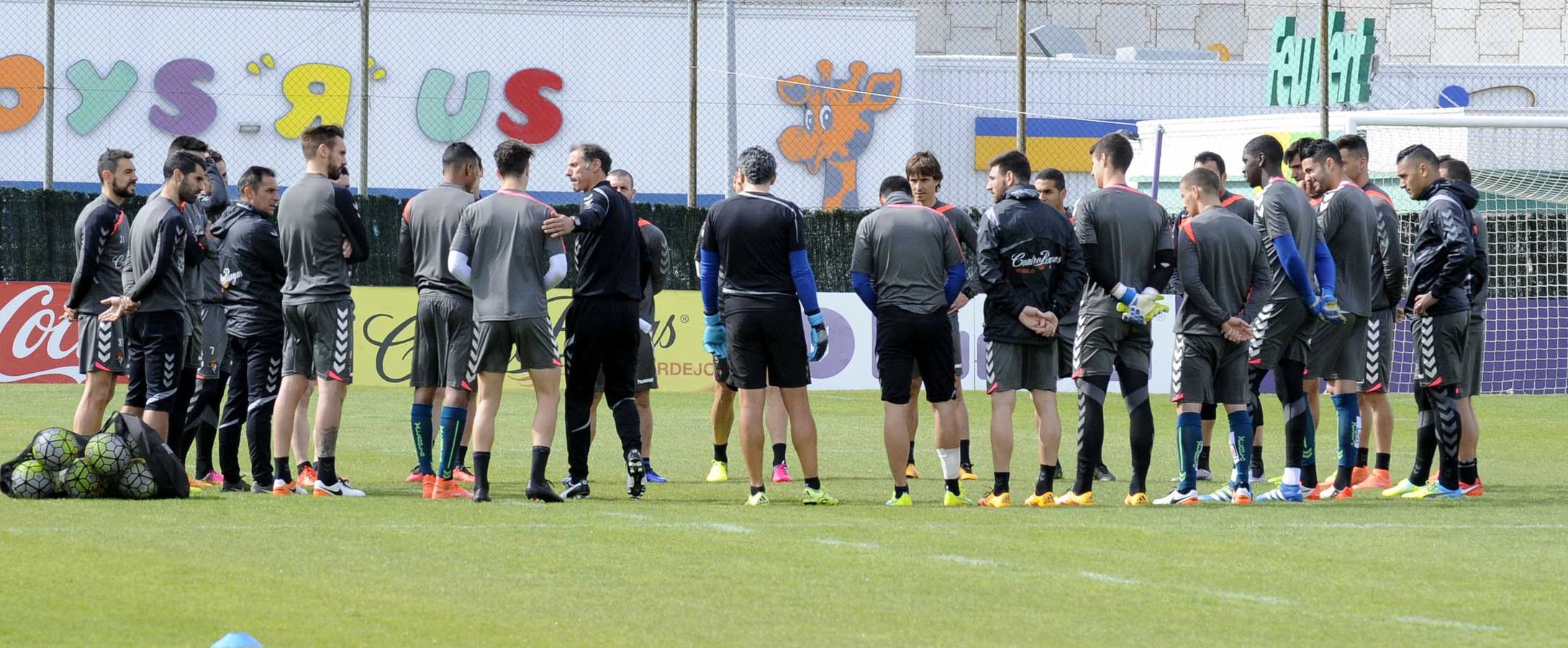 Primer entrenamiento de Alberto López al frente del Real Valladolid