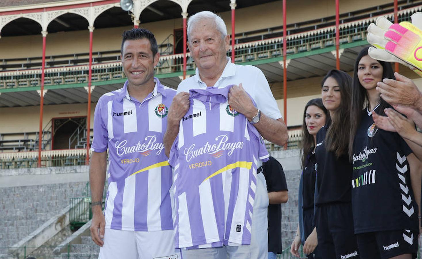 El Real Valladolid presenta sus nuevas equipaciones