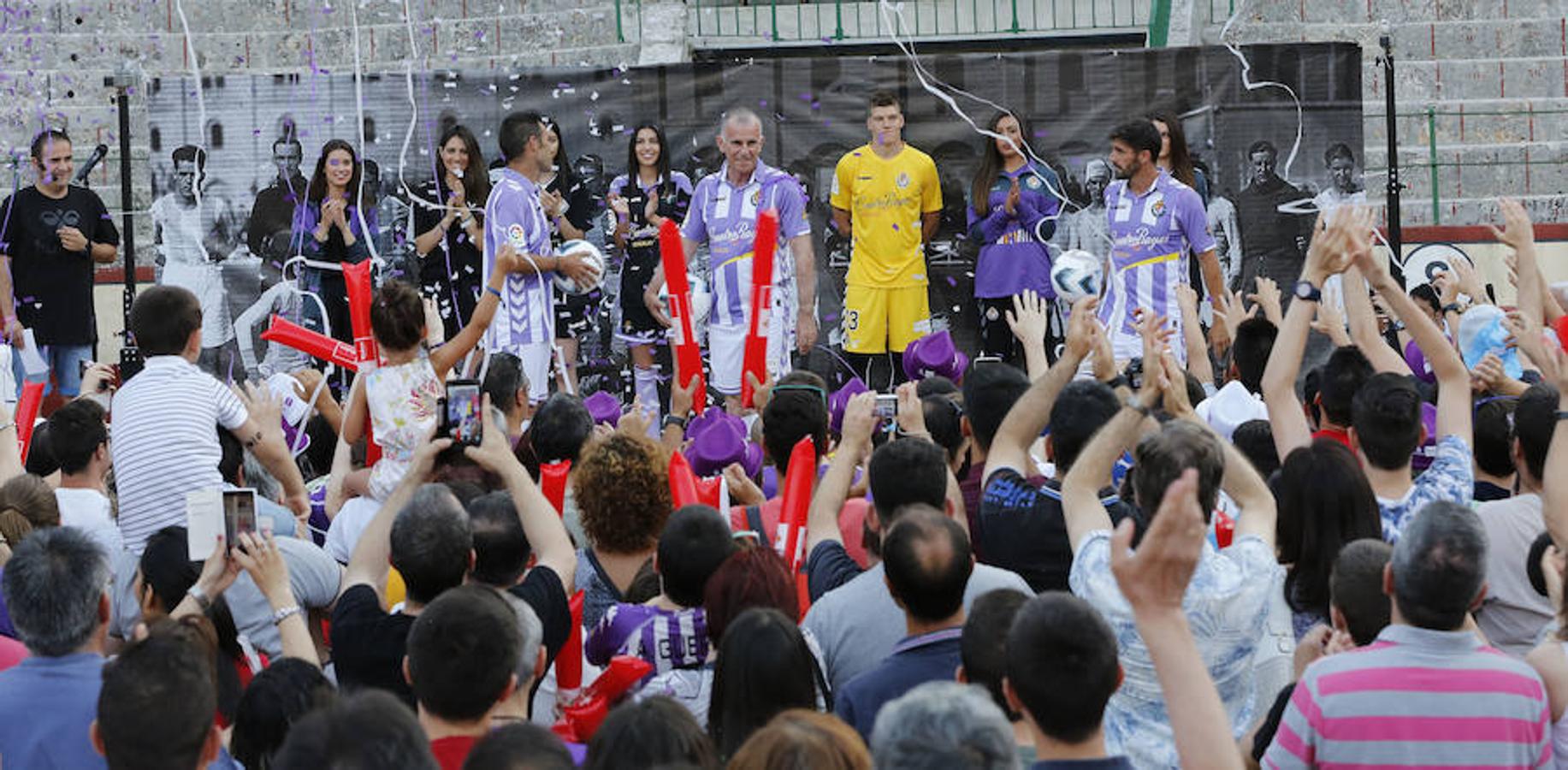 El Real Valladolid presenta sus nuevas equipaciones