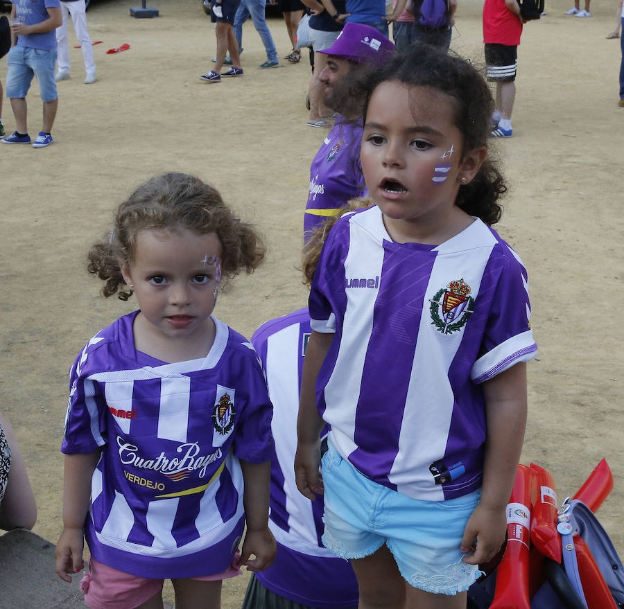 El Real Valladolid presenta sus nuevas equipaciones