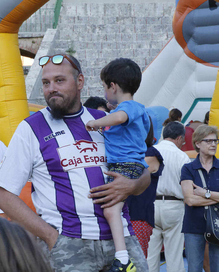 El Real Valladolid presenta sus nuevas equipaciones