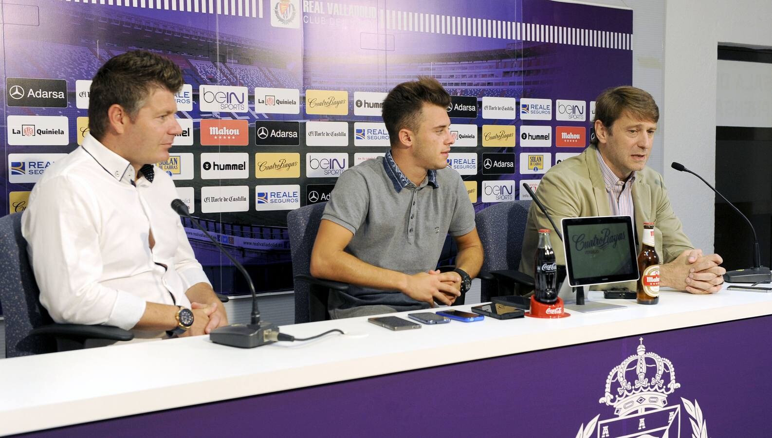 El Real Valladolid presenta a Dejan Drazic