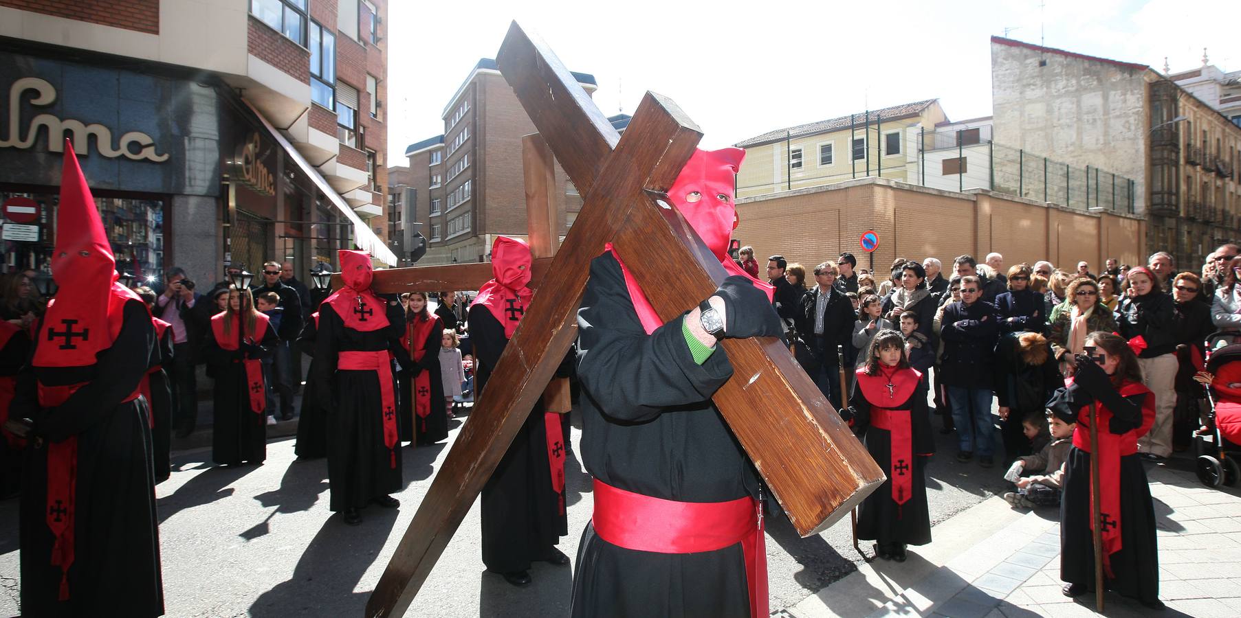 Hermandad Universitaria del Santísimo Cristo de la Luz de ...