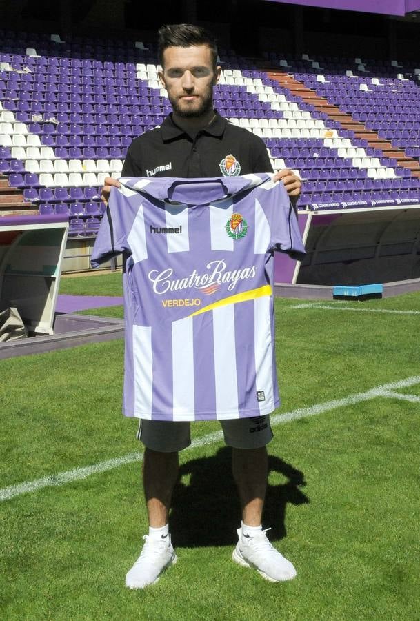 Presentación de Giannis Gianniotas como nuevo jugador del Real Valladolid