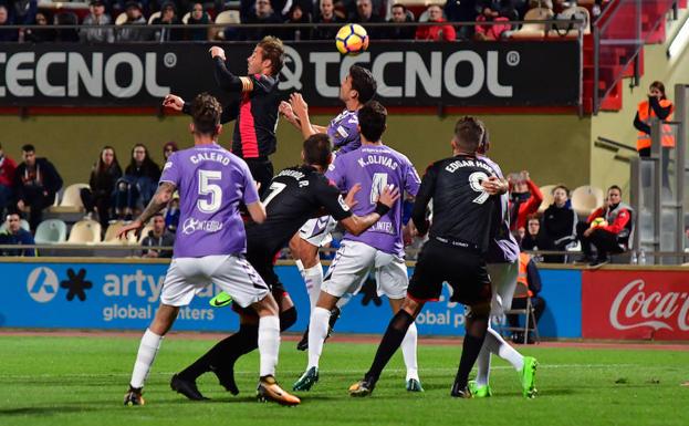 El Valladolid empata a dos frente al Reus