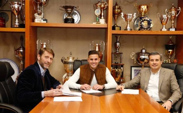 El Real Valladolid renueva a Luismi por tres años más