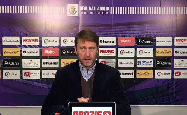 Suárez sobre Al-Mousa: «Nosotros abrimos mercados, pero jugarán los que ponga el entrenador»