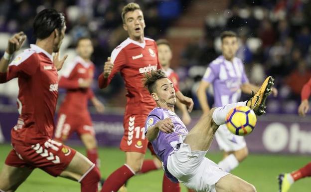 Un rival que gana poco en casa (Nàstic) para un equipo que no vence fuera (Real Valladolid)