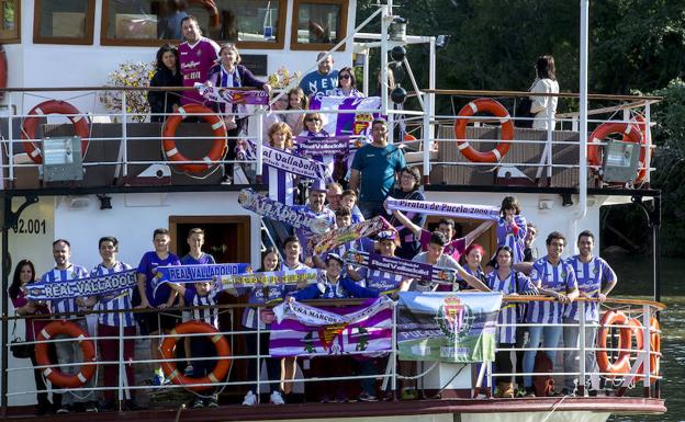 Aficionados pucelanos rememoran el ascenso desde 'La Leyenda del Pisuerga'
