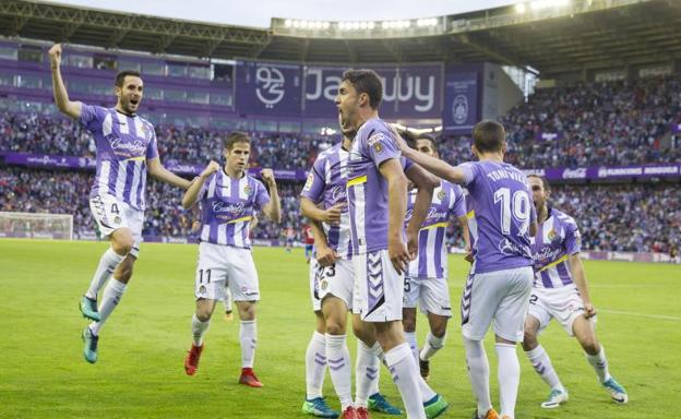 El Valladolid vence al Sporting para acercarse a Primera