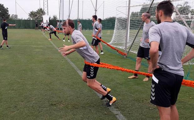 Primer entrenamiento en Marbella, bajo las secuelas de la novatada