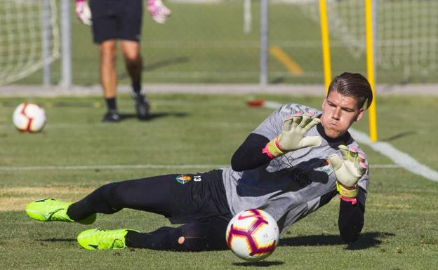 Becerra ya no acude a los entrenamientos