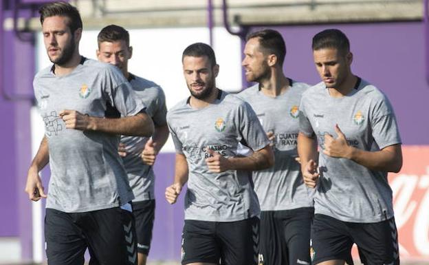 Nuevo contratiempo para Luismi: abandonó el entrenamiento del Real Valladolid por molestias físicas