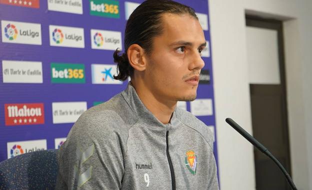 Enes Ünal: «No tengo límites, quiero marcar muchos goles»