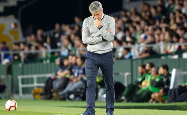 Setién entiende la pitada de la grada, pero afirma que no le va a afectar en el futuro