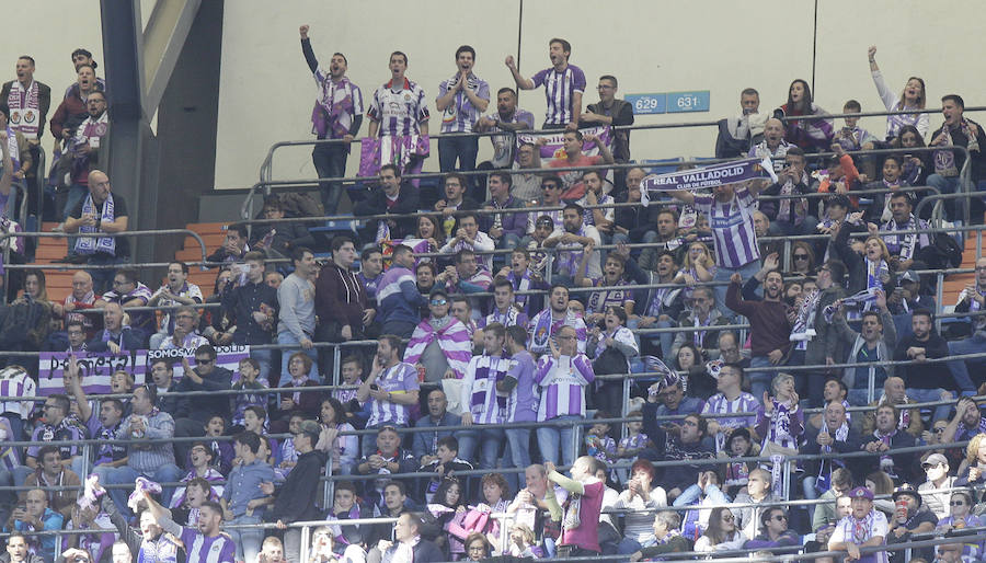 Afición del Real Valladolid en las gradas del Bernabéu