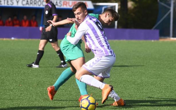 El Real Valladolid se desmarca del Aravaca con una clara victoria en los Anexos