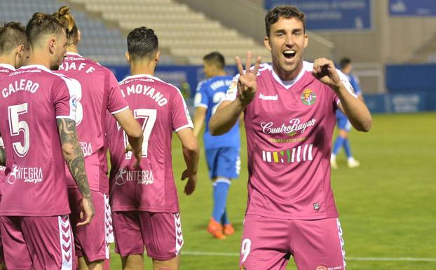 Mata recibe el Pichichi por sus 35 goles con el Real Valladolid