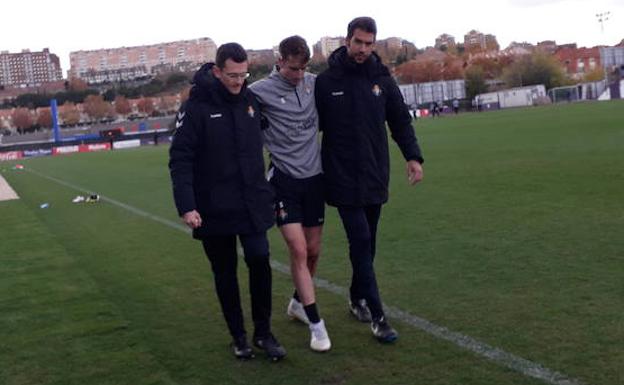 Calero abandona el entrenamiento con un golpe en la pierna izquierda