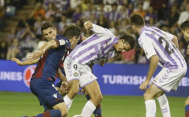 Los delanteros del Real Valladolid y el problemas del gol