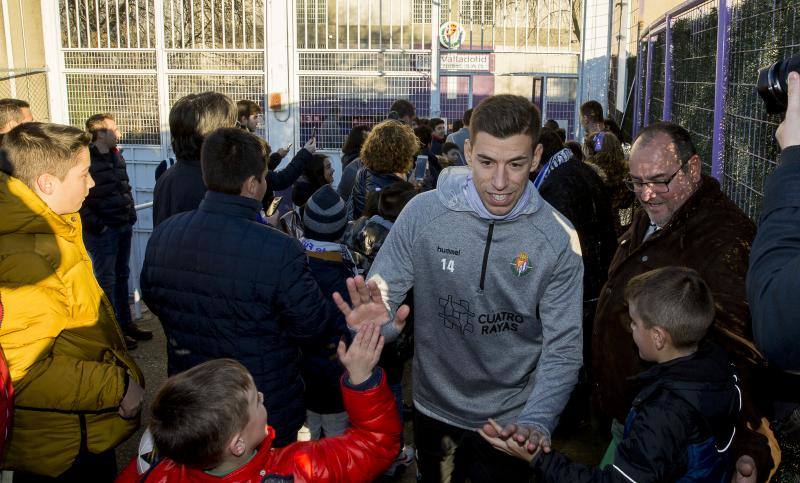 Vuelta al trabajo del Real Valladolid con gran afluencia de público