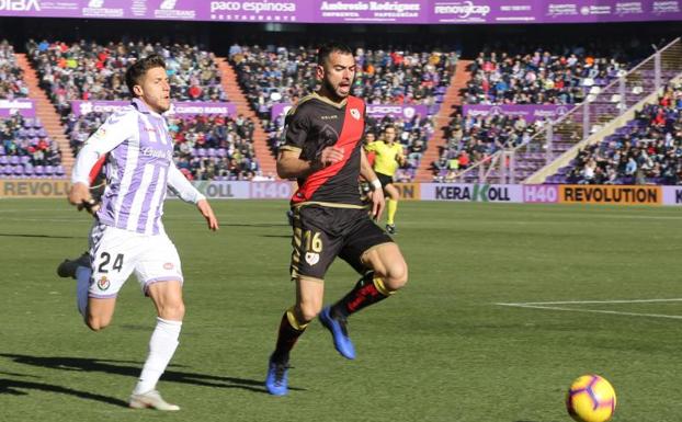 El Real Valladolid cae ante el Rayo por un gol en el primer minuto