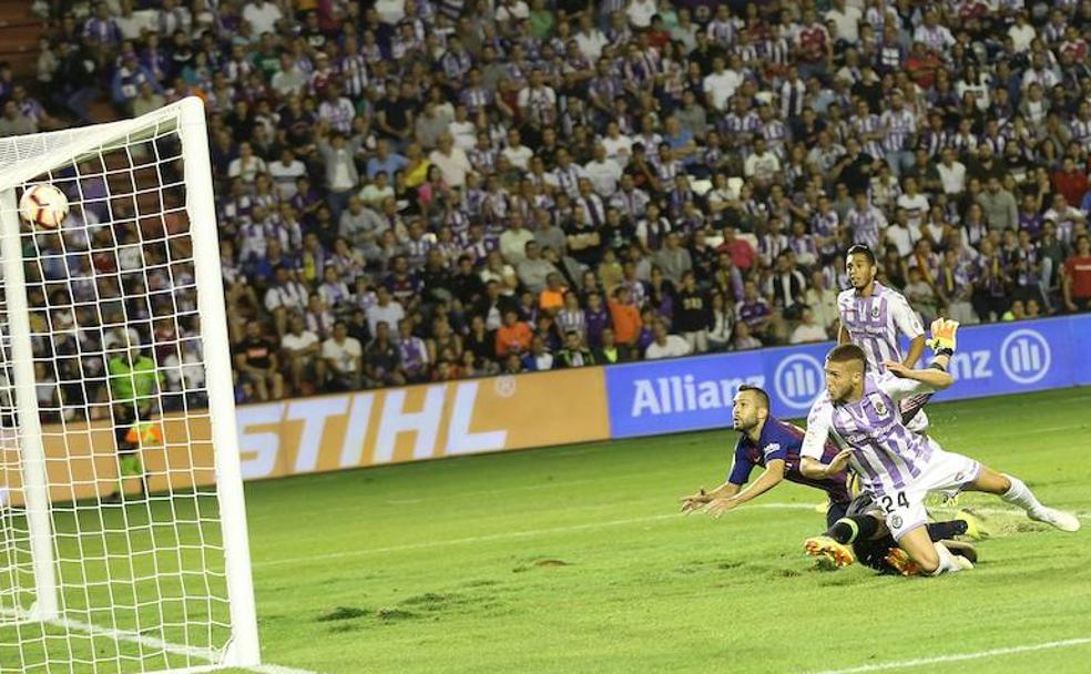 El Real Valladolid, obligado a marcar en el Camp Nou para puntuar ante el Barcelona