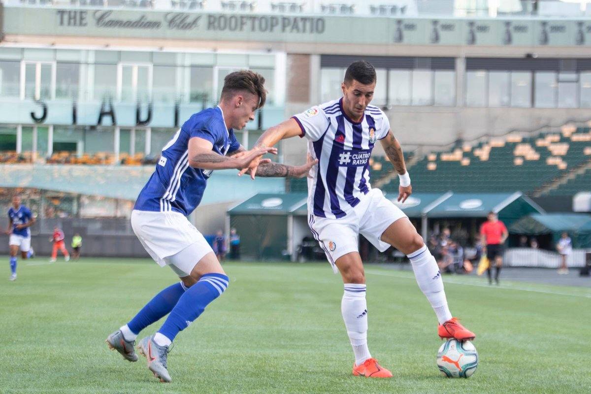 El Real Valladolid empata ante el Cardiff en un partido bronco y trabajado