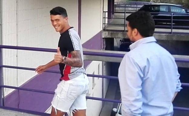 El Pucela confirma el fichaje del lateral derecho Pedro Porro