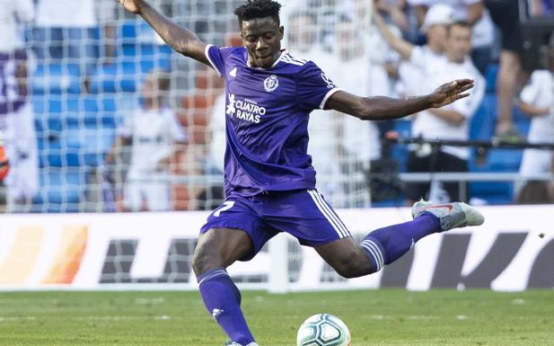 Salisu asegura que debe mejorar en «confianza y concentración» para mantener su progresión