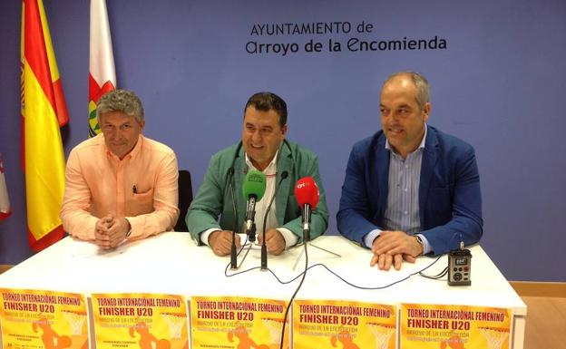 La selección femenina Sub-20 de baloncesto juega un torneo en La Vega