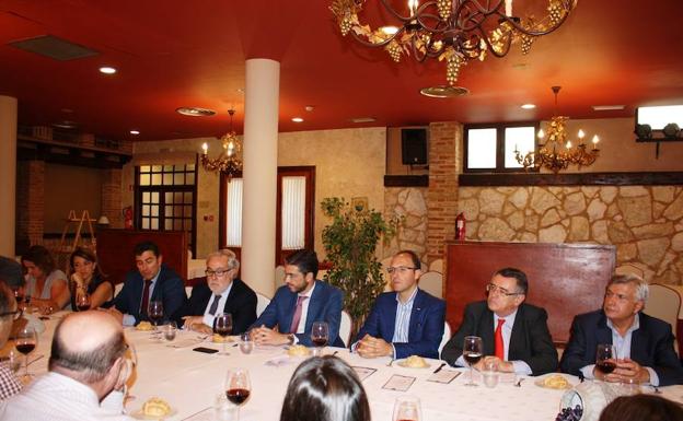 Los Hoteleros concluyen en Arroyo la urgencia de la internacionalización de Villanubla