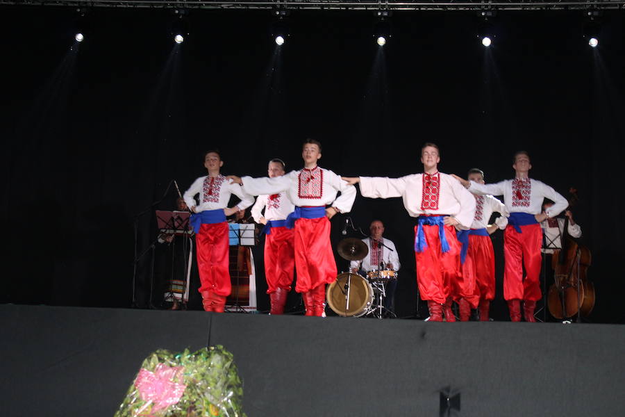 X Festival Internacional de Folklore de Arroyo de la Encomienda