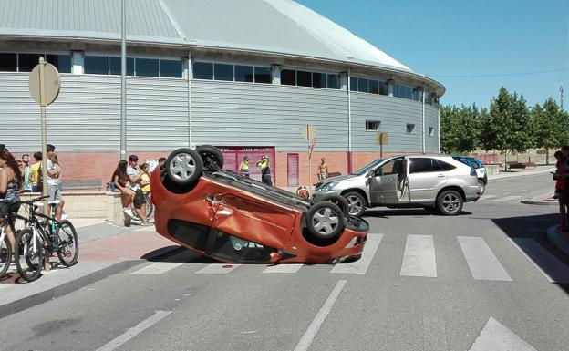 Vuelco de un vehículo en La Flecha