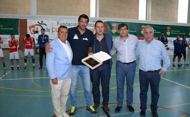 Puesta de largo del Gerovida Balonmano Arroyo