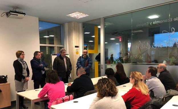 Apertura del curso de pavimentos y albañilería de urbanización