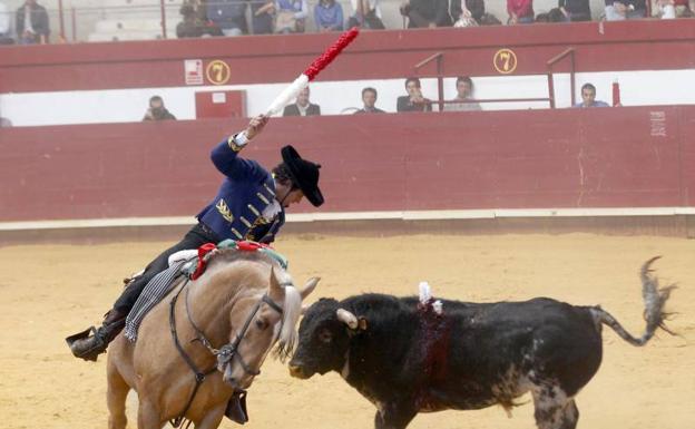 Llenazo en el coso de La Flecha para el IV Festival Taurino a beneficio de la Asociación de Esclerosis Múltiple