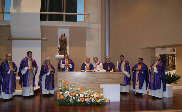 La Flecha estrena su nueva iglesia tras dos años de obras y más de 2,2 millones de inversión