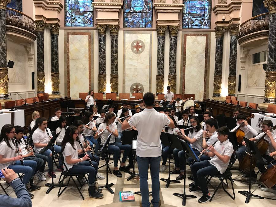 Concierto Banda Juvenil de Música de Arroyo en el Salón de Plenos del Ayuntamiento de San Sebastián
