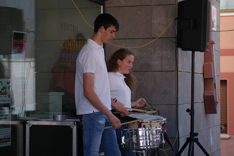 Fiestas Arroyo. Pregón y desfile de peñas