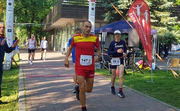 El ultrafondista Javi lozano completa casi 258 kilómetros en el europeo de 24 horas de Timisoara