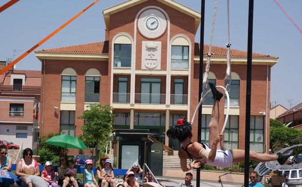 Arroyo acoge desde ayer una decena de compañías en Sin Telón