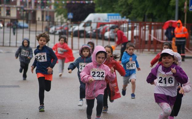 La lluvia no impide el desarrollo de la XXII Milla San Antonio de La Flecha