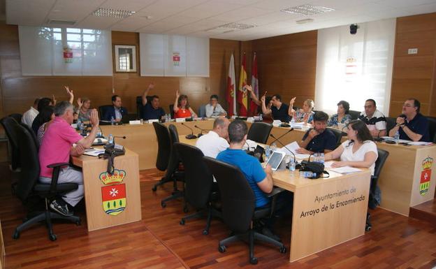 Los concejales de Arroyo tendrán que acortar sus intervenciones en los plenos