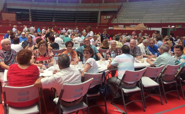 Los abuelos de Arroyo celebran su día con actividades conjuntas