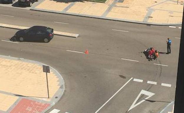 Herido un motorista tras ser atropellado por un coche en Arroyo de la Encomienda