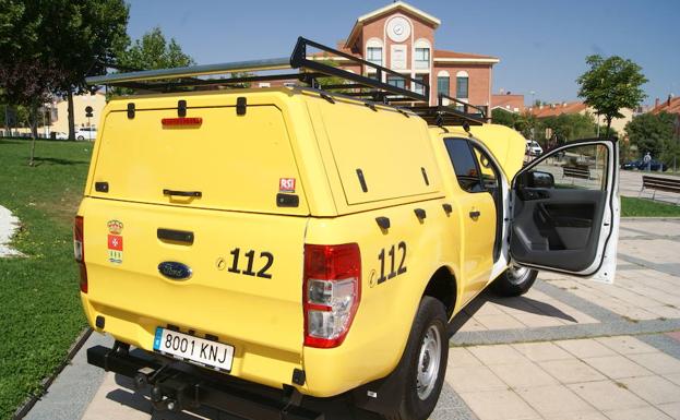 Entrega de un nuevo vehículo a Protección Civil de Arroyo