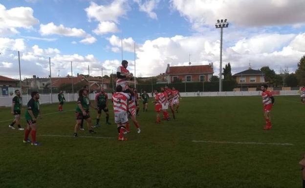 Estreno con victoria en el nuevo césped del Monumental de la Vega