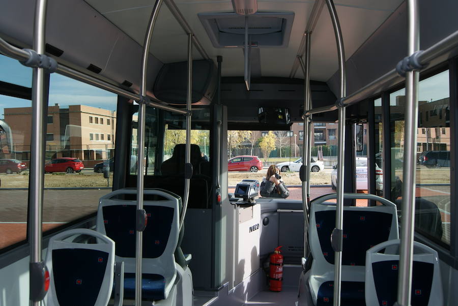 Presentación nuevos autobuses transporte en Arroyo de La Regional