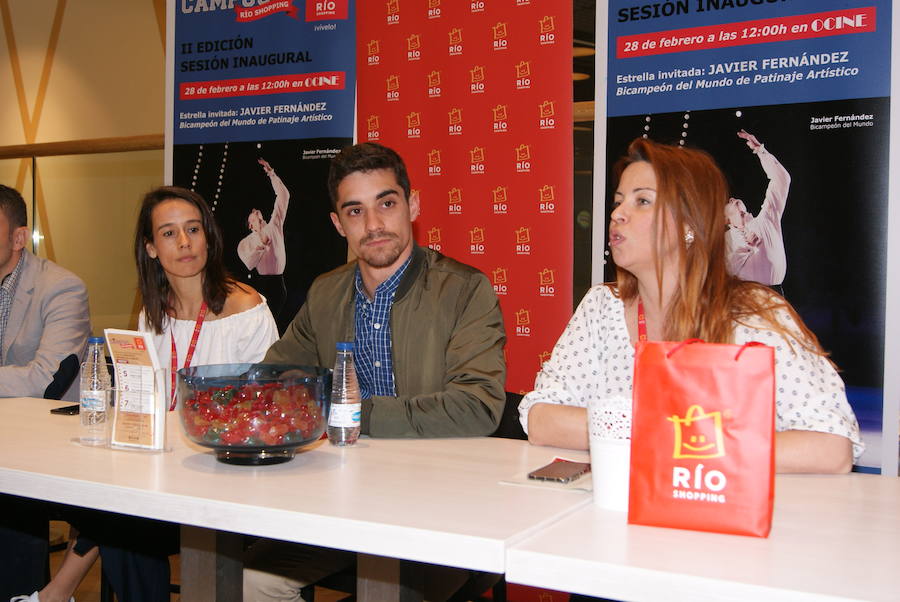 El patinador Javier Fernández expone las claves de su éxito en una charla en Valladolid